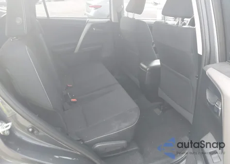 2018 Toyota Rav4 Xle z USA, uszkodzony, nr VIN 2T3WFREV4JW411626